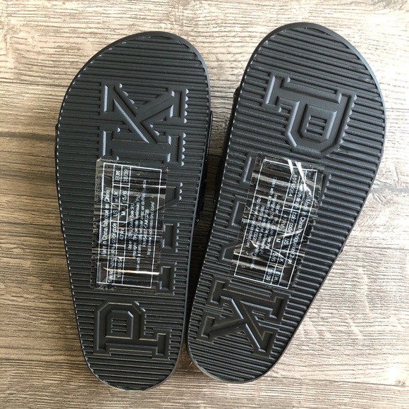 SOLD! Victoria's Secret Pink Single Strap Slides - Picture 7 of 7